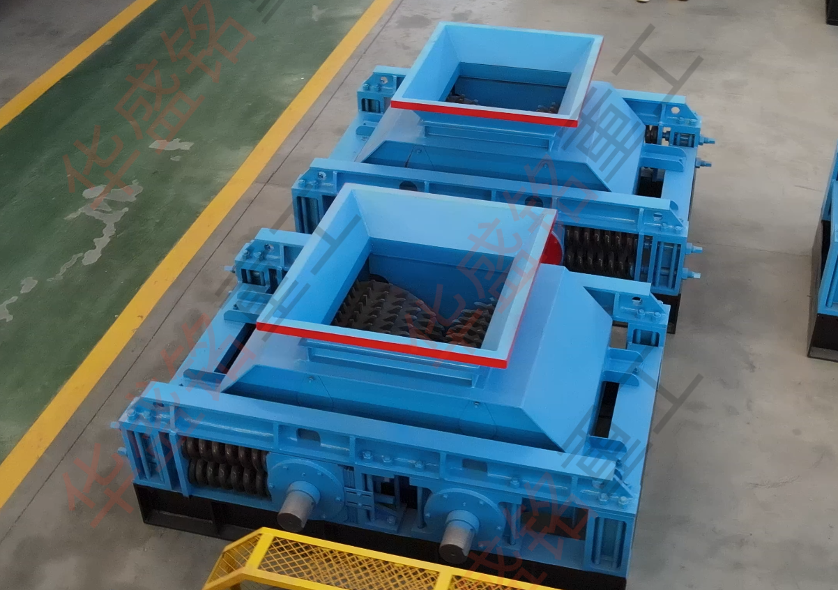 廢舊衛(wèi)浴瓷片怎么處理？華盛銘雙齒輥破碎機提供應對方案