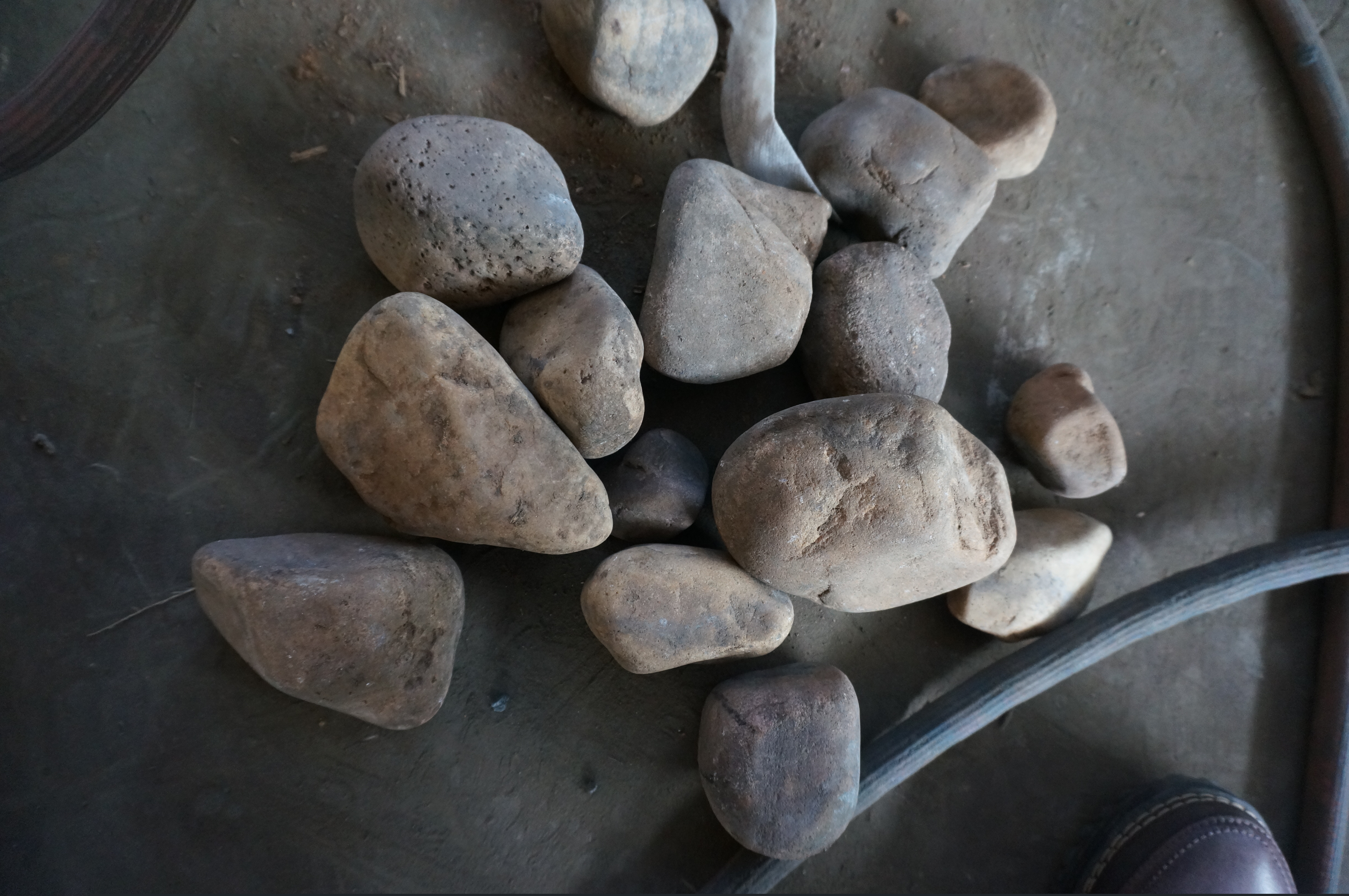 鵝卵石對輥制砂機(jī)視頻