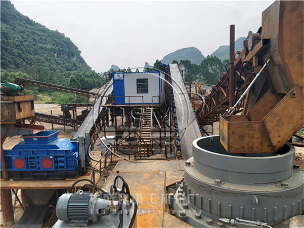 對(duì)輥破碎機(jī)用戶(hù)現(xiàn)場(chǎng)