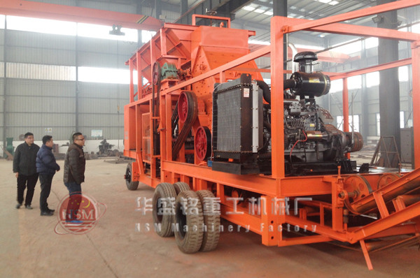 移動(dòng)對(duì)輥制砂機(jī)時(shí)產(chǎn)量150噸多少錢？