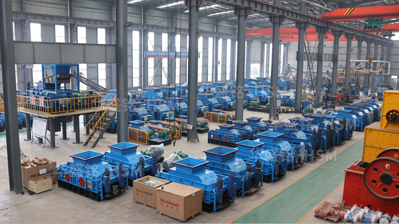 花崗巖液壓對輥破碎機多少錢？有沒有好的廠家推薦？